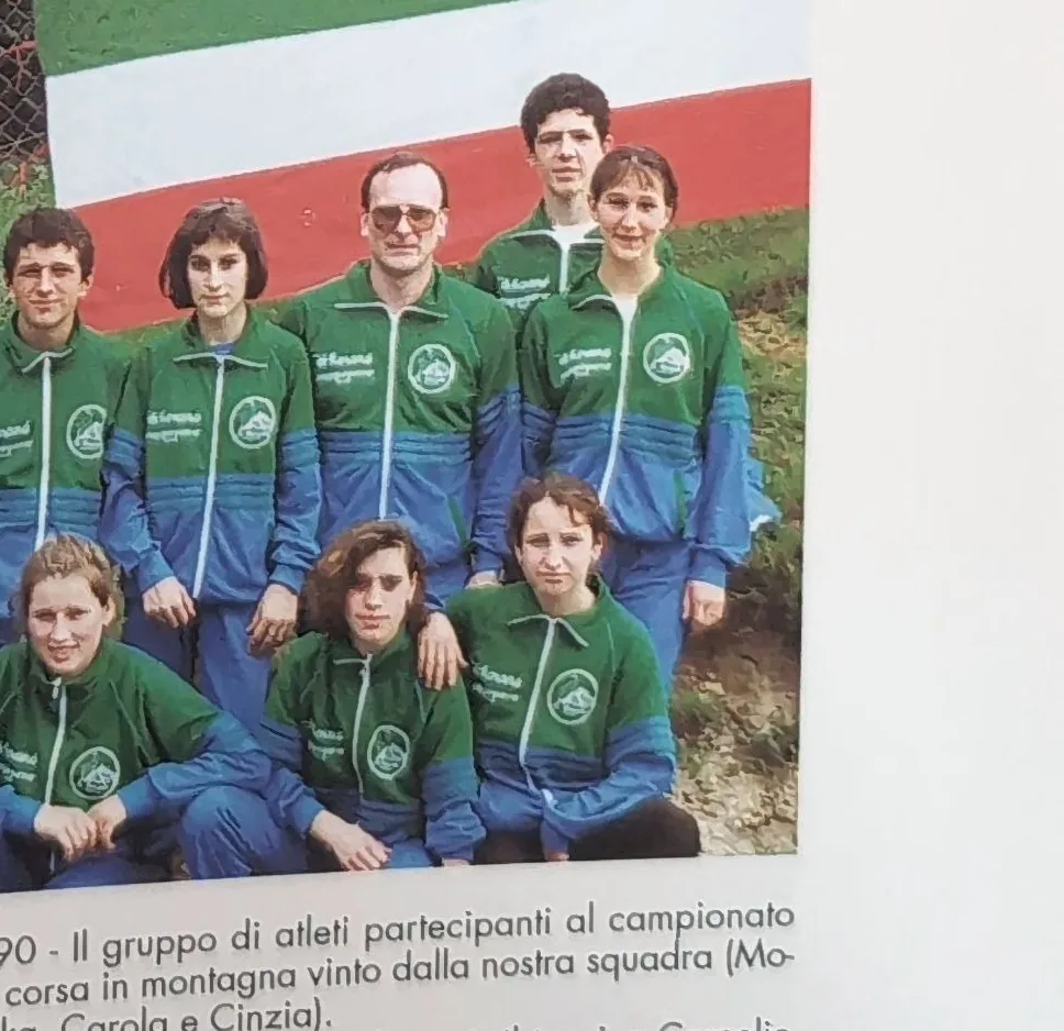 Il gruppo giovanile al campionato italiano di corsa in montagna del 1990
