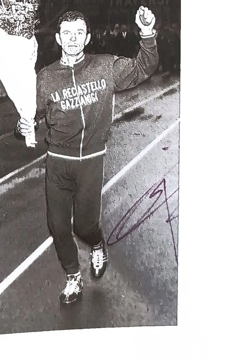 Rino Lavelli in pista durante il tentativo di record delle 24 ore