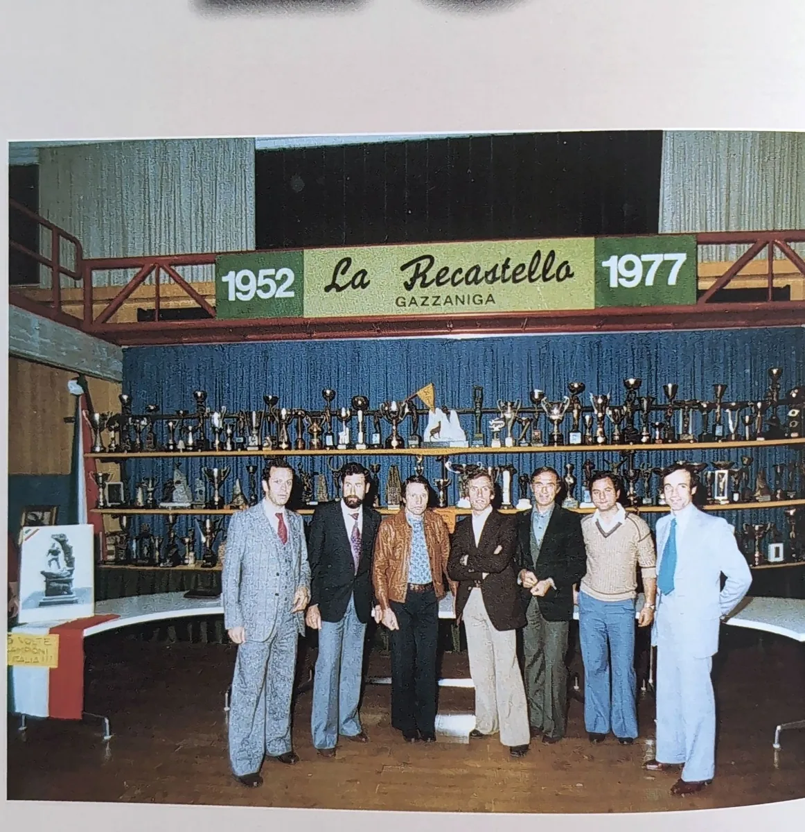 La mostra del venticinquesimo nella biblioteca comunale di Gazzaniga